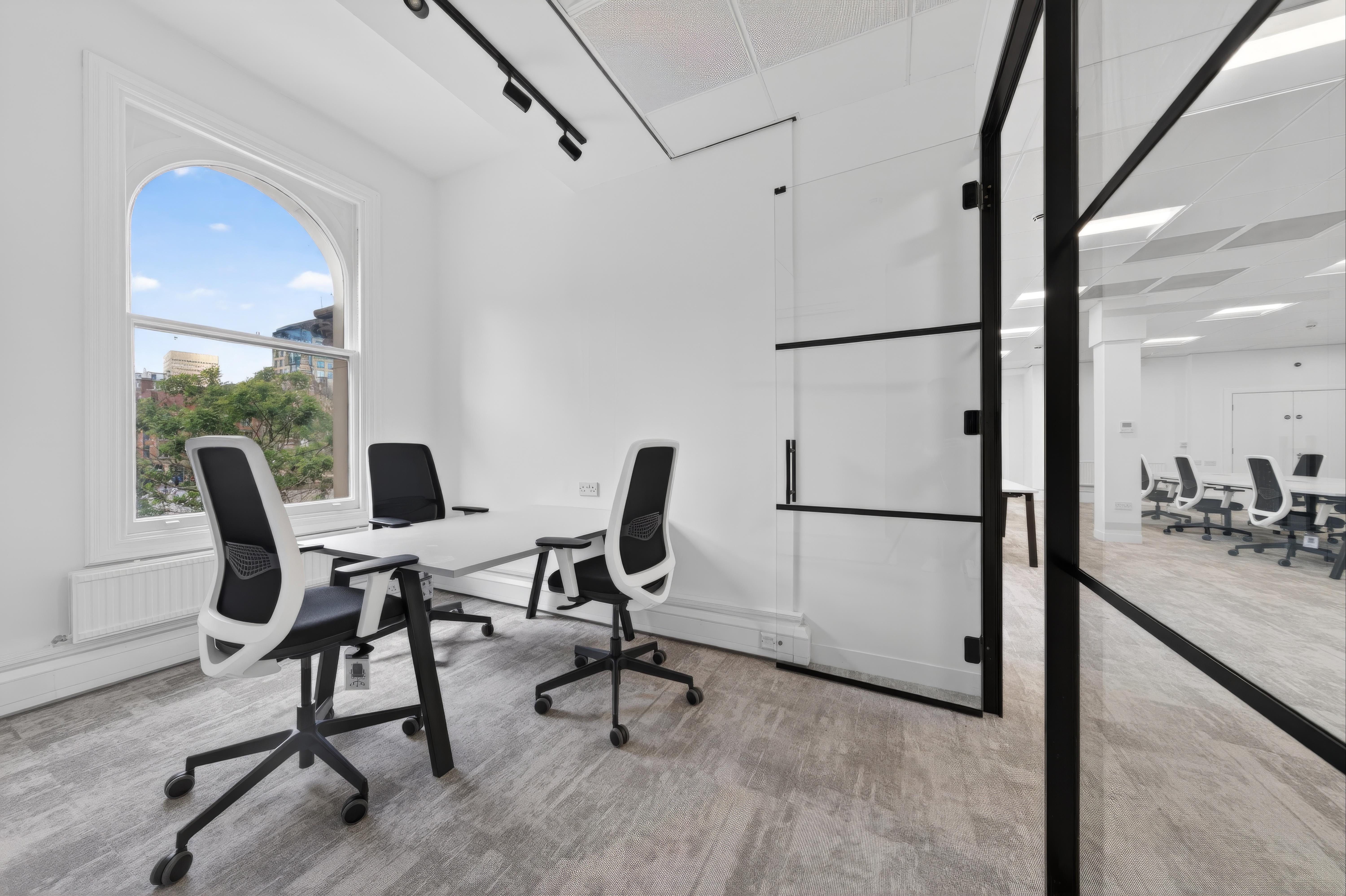 Carlton House Suite 1B fourth
